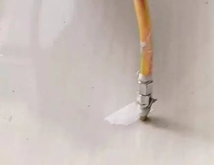 驻马店瓷砖空鼓维修公司专业解答在瓷砖铺贴过程中，如果使用的砂料过粗（如全部使用了粗砂），可能会导致以下问题
